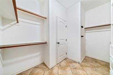 Welcome to this spacious 4-bedroom, 3-bathroom stucco home - photo 22