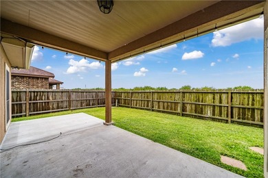 Welcome to this spacious 4-bedroom, 3-bathroom stucco home - photo 30