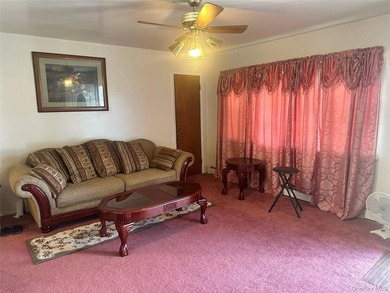Opportunity Awaits In The Heart of Cutchogue! This 3-bedroom - photo 8