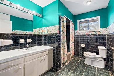Charming 1955 Home with Endless Potential - Investor's Dream! - photo 11