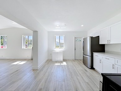 Beautifully updated 4-bedroom, 3-bathroom home with NO HOA - photo 14