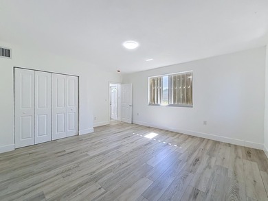 Beautifully updated 4-bedroom, 3-bathroom home with NO HOA - photo 22