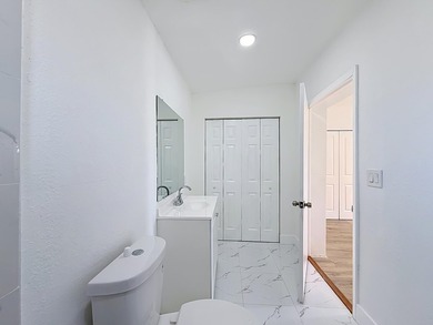 Beautifully updated 4-bedroom, 3-bathroom home with NO HOA - photo 24