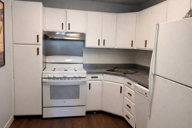 Move-in ready high floor bright junior one bed, one bath with