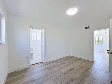 Beautifully updated 4-bedroom, 3-bathroom home with NO HOA - photo 26