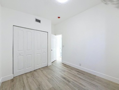 Beautifully updated 4-bedroom, 3-bathroom home with NO HOA - photo 31