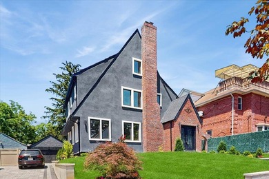 Welcome to this one-of-a-kind, fully gut-renovated 3-level - photo 2
