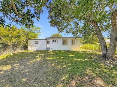 Beautifully updated 4-bedroom, 3-bathroom home with NO HOA - photo 40