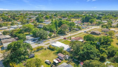 Beautifully updated 4-bedroom, 3-bathroom home with NO HOA - photo 47