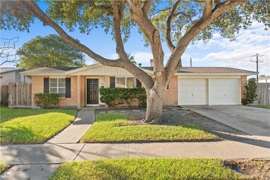 Discover the home you've been looking for in a prime location - photo 1