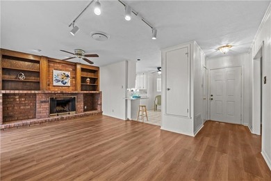 Discover the home you've been looking for in a prime location - photo 2