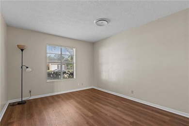 Discover the home you've been looking for in a prime location - photo 7