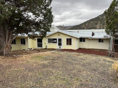 Crooked River Home For Sale in Prineville Oregon