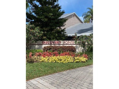 PRIME LOCATION IN A GATED COMMUNITY! THIS BEAUTIFUL TOWNHOME - photo 18