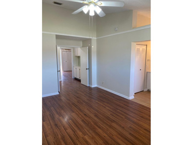 PRIME LOCATION IN A GATED COMMUNITY! THIS BEAUTIFUL TOWNHOME - photo 25