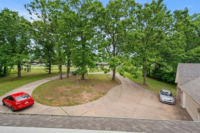Welcome Home! This stunning 4,350 sq ft Victorian home blends - photo 30