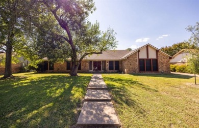 Lake Waco Home For Sale in Woodway Texas