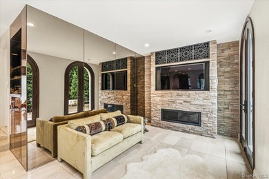 Welcome to this distinguished Mediterranean estate nestled in - photo 12