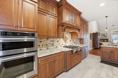 Gorgeous Lowcountry home located on true deep water in the - photo 18