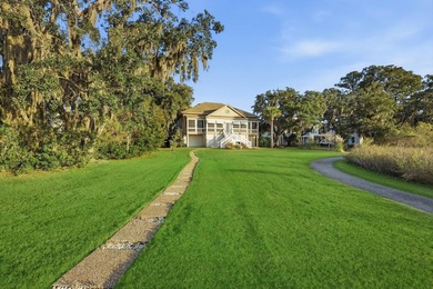 Gorgeous Lowcountry home located on true deep water in the - photo 46