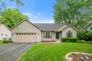 Lake Home Sale Pending in Lake Holiday, Illinois