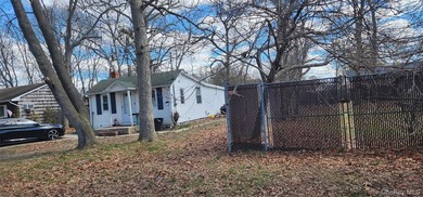 Investor Special!! Or great starter home! Being sold as is with - photo 2