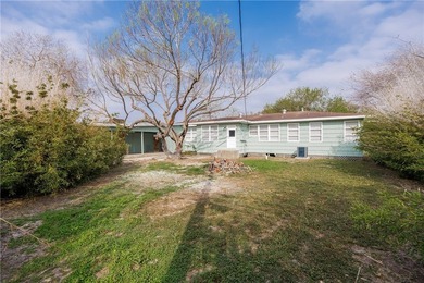 Enjoy this fantastic neighborhood, just blocks from Ocean Drive - photo 3