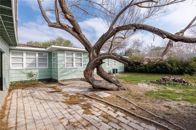 Enjoy this fantastic neighborhood, just blocks from Ocean Drive - photo 5