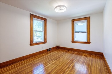 Welcome home to this charming 3-bedroom, 1.5-bath residence - photo 30