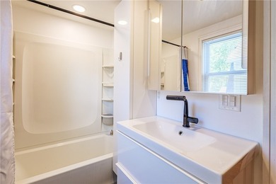 Welcome home to this charming 3-bedroom, 1.5-bath residence - photo 32