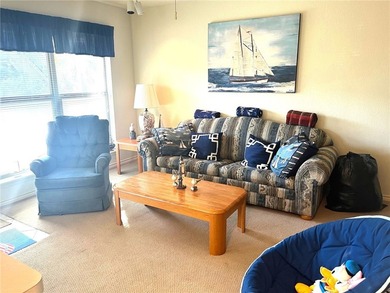 CORNER UNIT! This 1 bedroom, 1 bathroom ground floor unit is a - photo 4