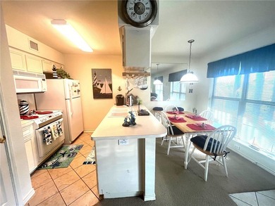 CORNER UNIT! This 1 bedroom, 1 bathroom ground floor unit is a - photo 6