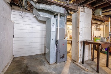 Welcome home to this charming 3-bedroom, 1.5-bath residence - photo 41
