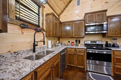Stunning move-in ready & fully furnished Broken Bow cabin just