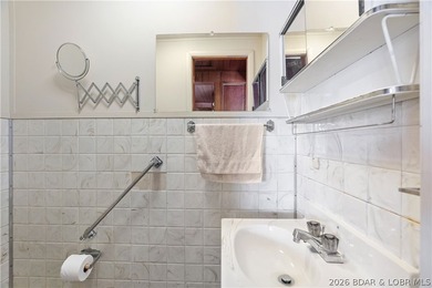 Tucked away on the sought-after Little Niangua Arm, this 3 bed - photo 26