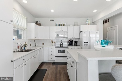 Oceanfront Southend location ' 5 bedrooms ' Covered private - photo 33