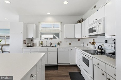 Oceanfront Southend location ' 5 bedrooms ' Covered private - photo 34