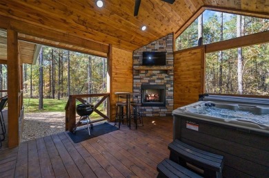 Stunning move-in ready & fully furnished Broken Bow cabin just