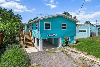 Welcome to Your Waterfront Escape. Nestled on a quiet cul-de-sac - photo 37