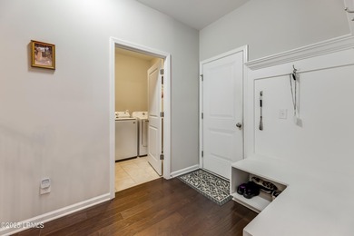 Beautifully maintained and move-in ready, this 4 BR, 3.5 BA - photo 38