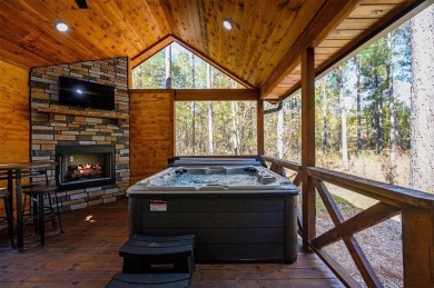 Stunning move-in ready & fully furnished Broken Bow cabin just