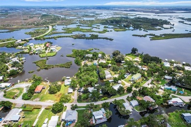 Welcome to Your Waterfront Escape. Nestled on a quiet cul-de-sac - photo 42