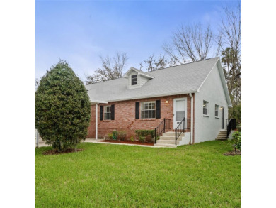 (private lake, pond, creek) Condo For Sale in New Port Richey Florida