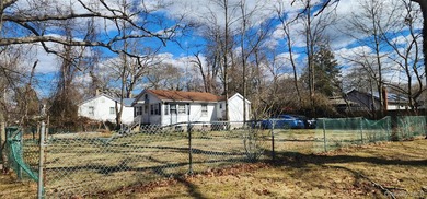 Calling All Investors! LOW Taxes! Current long term great tenant - photo 2