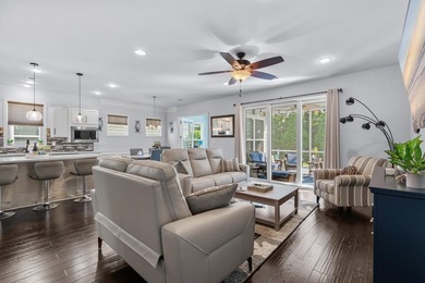 Back on the market with fresh updates! Freshly painted - photo 11
