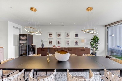 Panoramic views, a private rooftop and terrace, a rare private - photo 11