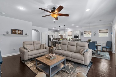 Back on the market with fresh updates! Freshly painted - photo 12
