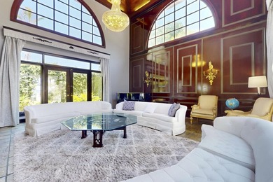 A taste of Palm Beach and old elegance in this massive river - photo 12
