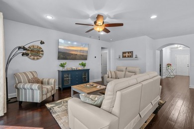 Back on the market with fresh updates! Freshly painted - photo 13
