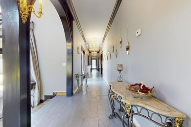 A taste of Palm Beach and old elegance in this massive river - photo 15